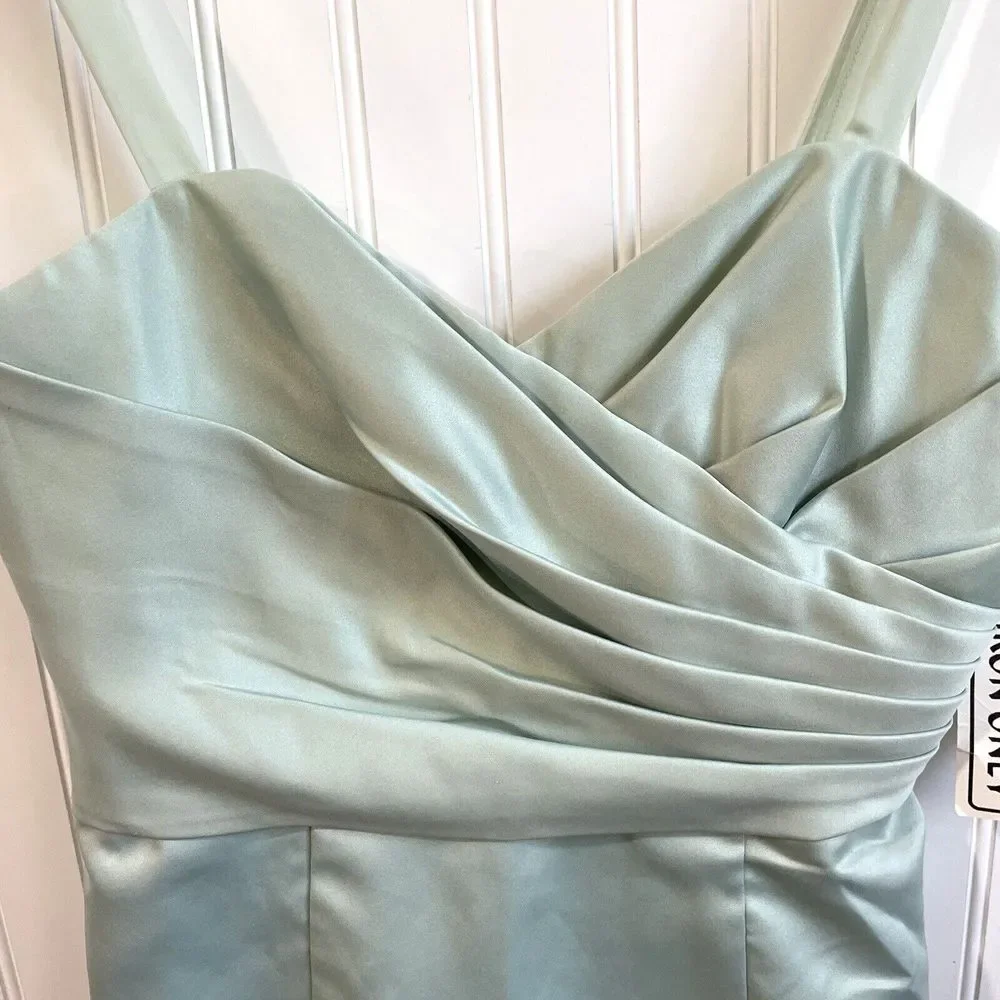 WTOO by Watters & Watters Mini‎ Dress 12 Seamist Green Sleeveless Formal Wedding - Picture 2 of 10